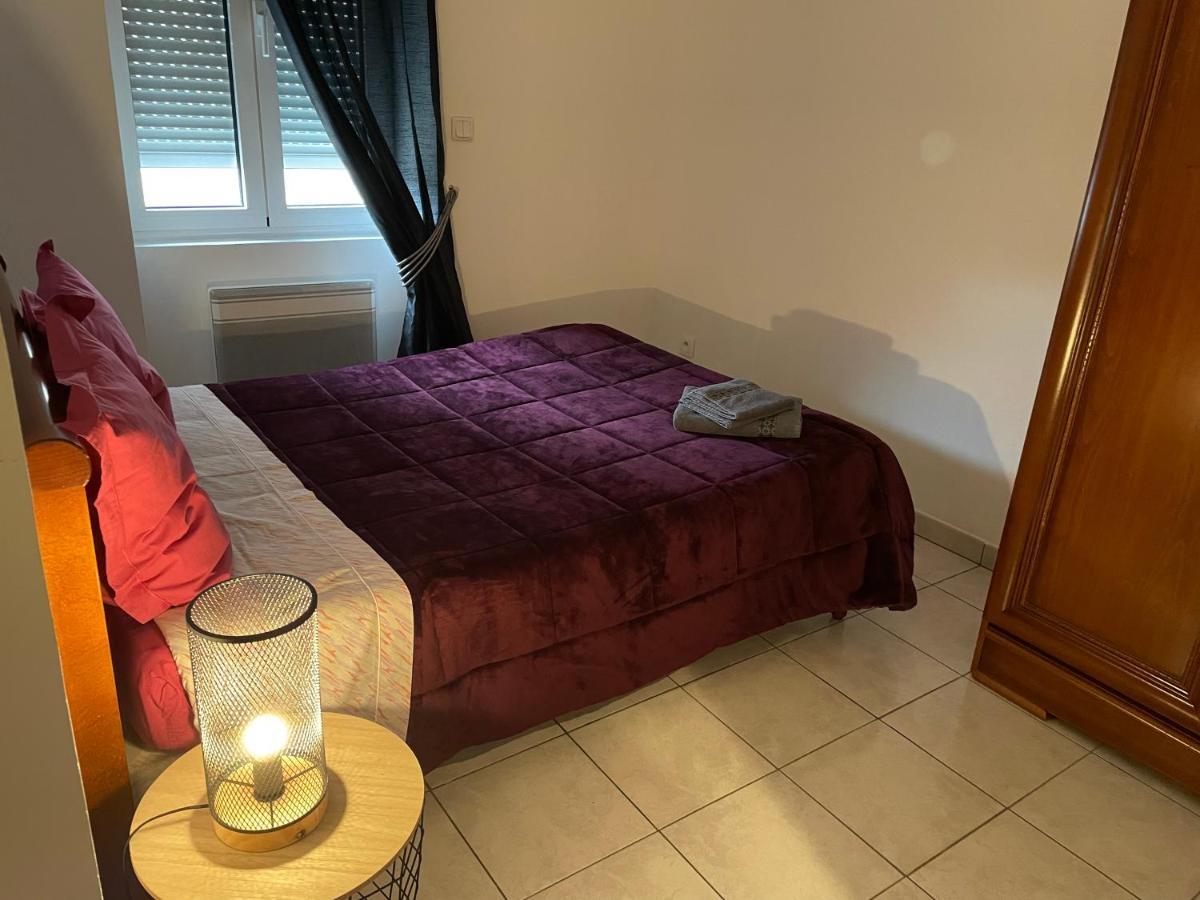 Chez Nous -Parking Gratuit Et Wifi A Vierzon Apartamento Exterior foto
