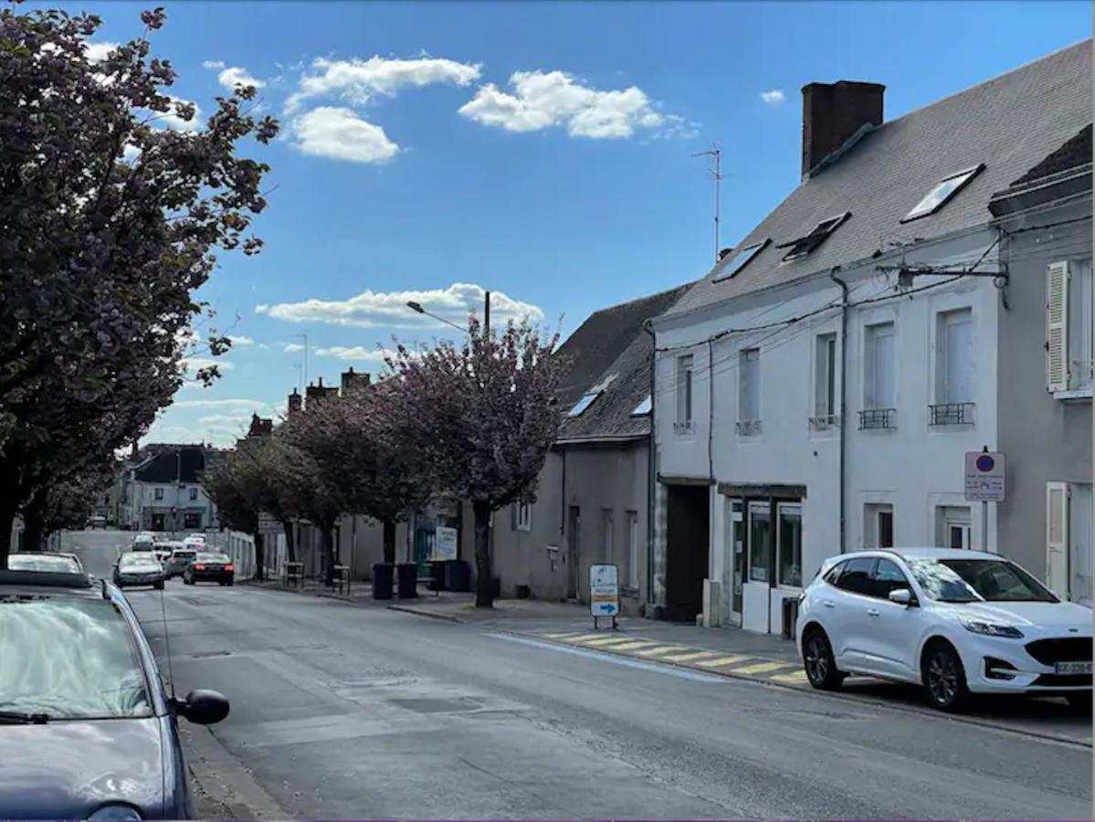 Chez Nous -Parking Gratuit Et Wifi A Vierzon Apartamento Exterior foto